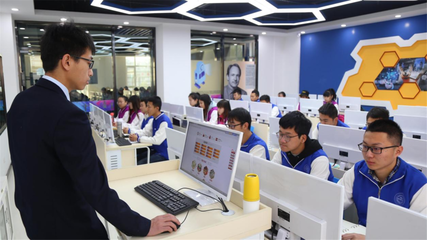 初中生无缘高中别气馁，学互联网技术成就精彩未来